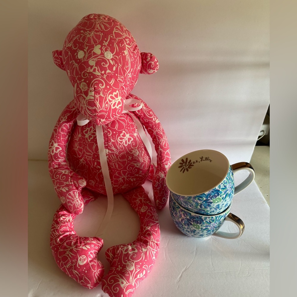 Lilly Pulitzer Favorite Things JOHNNY B MONKEY Plush with 3 coffee mugs.